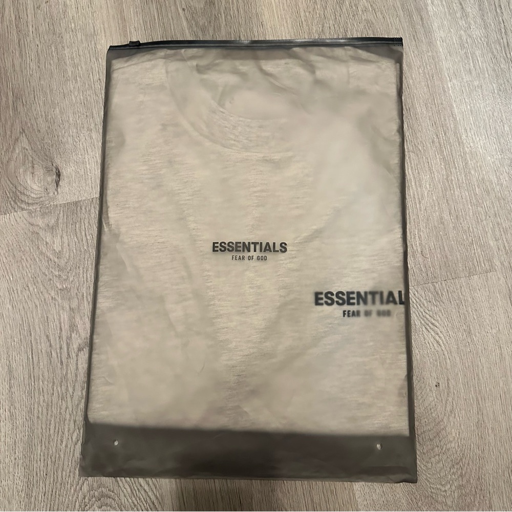 FEAR OF GOD ESSENTIALS SS22 Season Light Oatmeal S - Picture 10 of 10